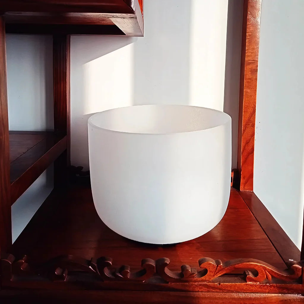 BODHISATTVA CRYSTAL SINGING BOWL FOR SOUND HEALING - White / 10inch - sound bowl