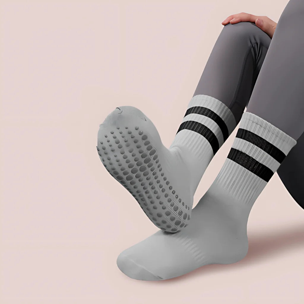 BREATHABLE COTTON YOGA SOCKS FOR WOMEN - 2 Black Bars Gray / One Size - Yoga Socks
