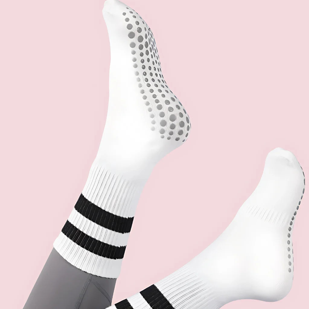 BREATHABLE COTTON YOGA SOCKS FOR WOMEN - 2 Black Bars White / One Size - Yoga Socks