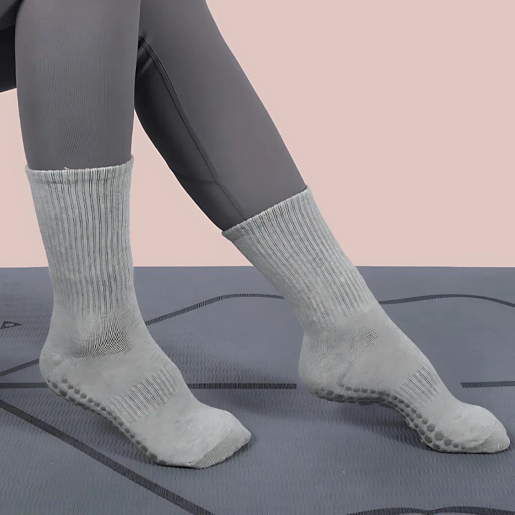 BREATHABLE COTTON YOGA SOCKS FOR WOMEN - Gray / One Size - Yoga Socks