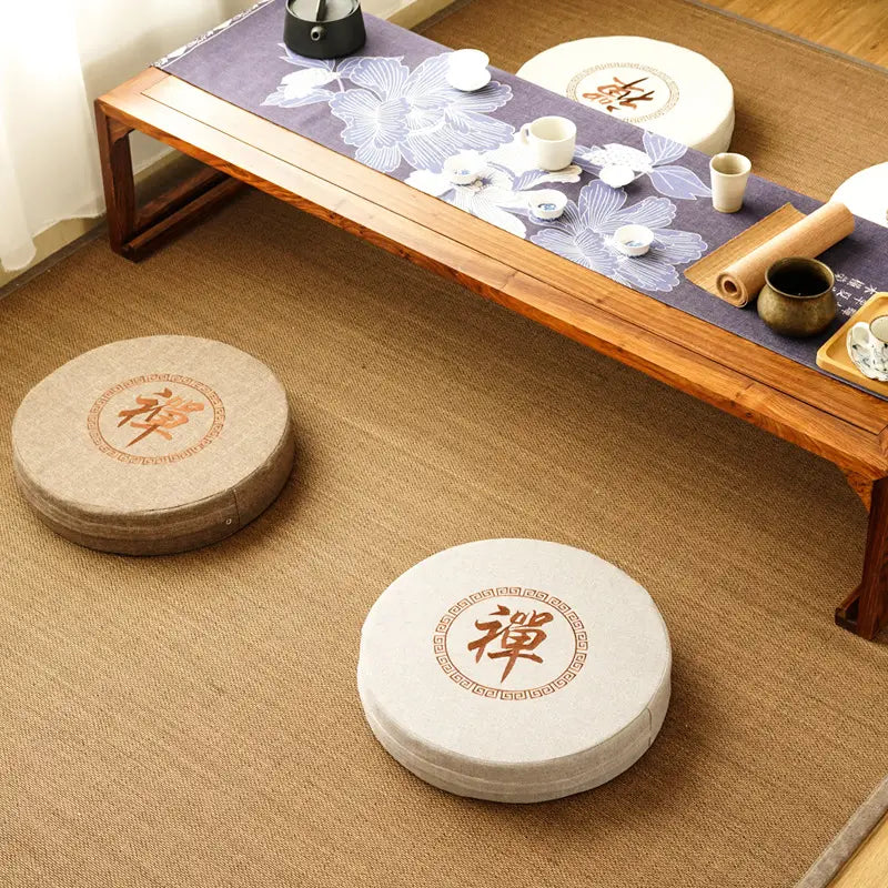 JAPANESE-INSPIRED ROUND MEDITATION SEAT FOR MINDFUL PRACTICE