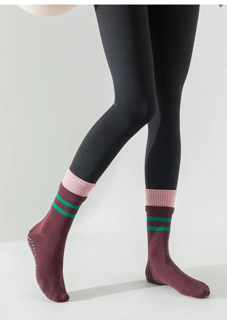 MID-CALF NON SLIP YOGA SOCKS FOR WOMEN