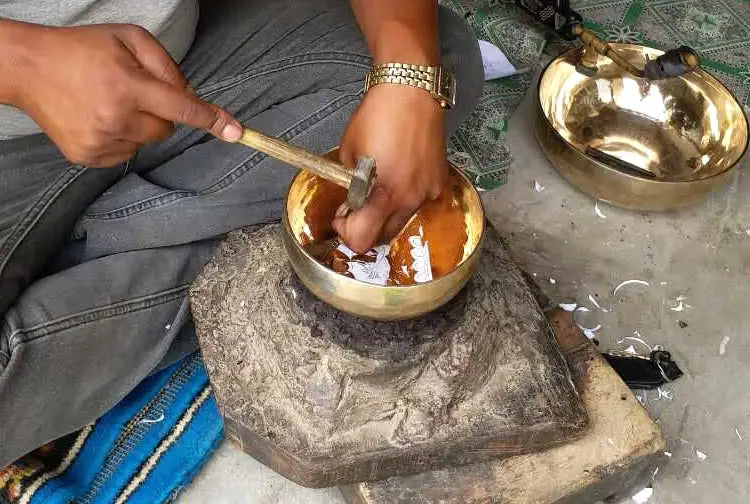 AUTHENTIC TIBETAN SINGING BOWL FOR MEDITATION & HEALING