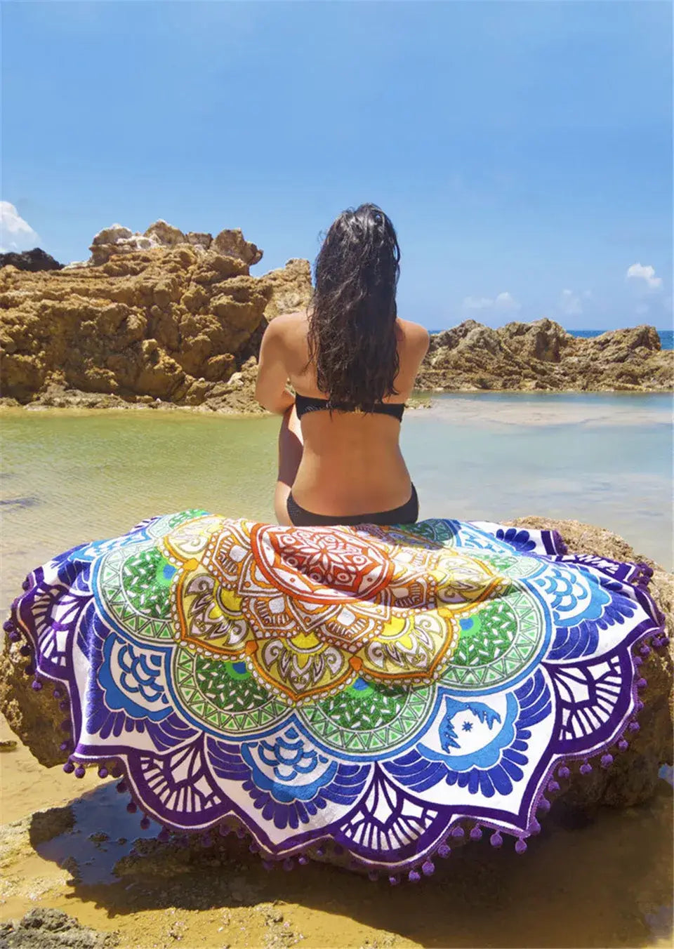 BOHO ROUND BEACH YOGA MAT WITH ETHNIC PRINT & TASSELS