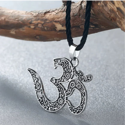 MYSTICAL OM PENDANT NECKLACE FOR SPIRITUAL HARMONY - Silver - Necklace