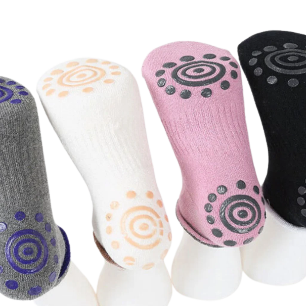 NON-SLIP YOGA SOCKS WITH SILICONE GRANULES - Yoga Socks