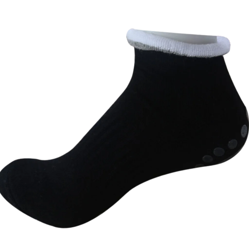 NON-SLIP YOGA SOCKS WITH SILICONE GRANULES - Black