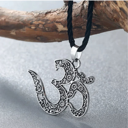 OM SYMBOL SPIRITUAL BOHO NECKLACE FOR ELEGANT PRACTICE - Silver - Necklace