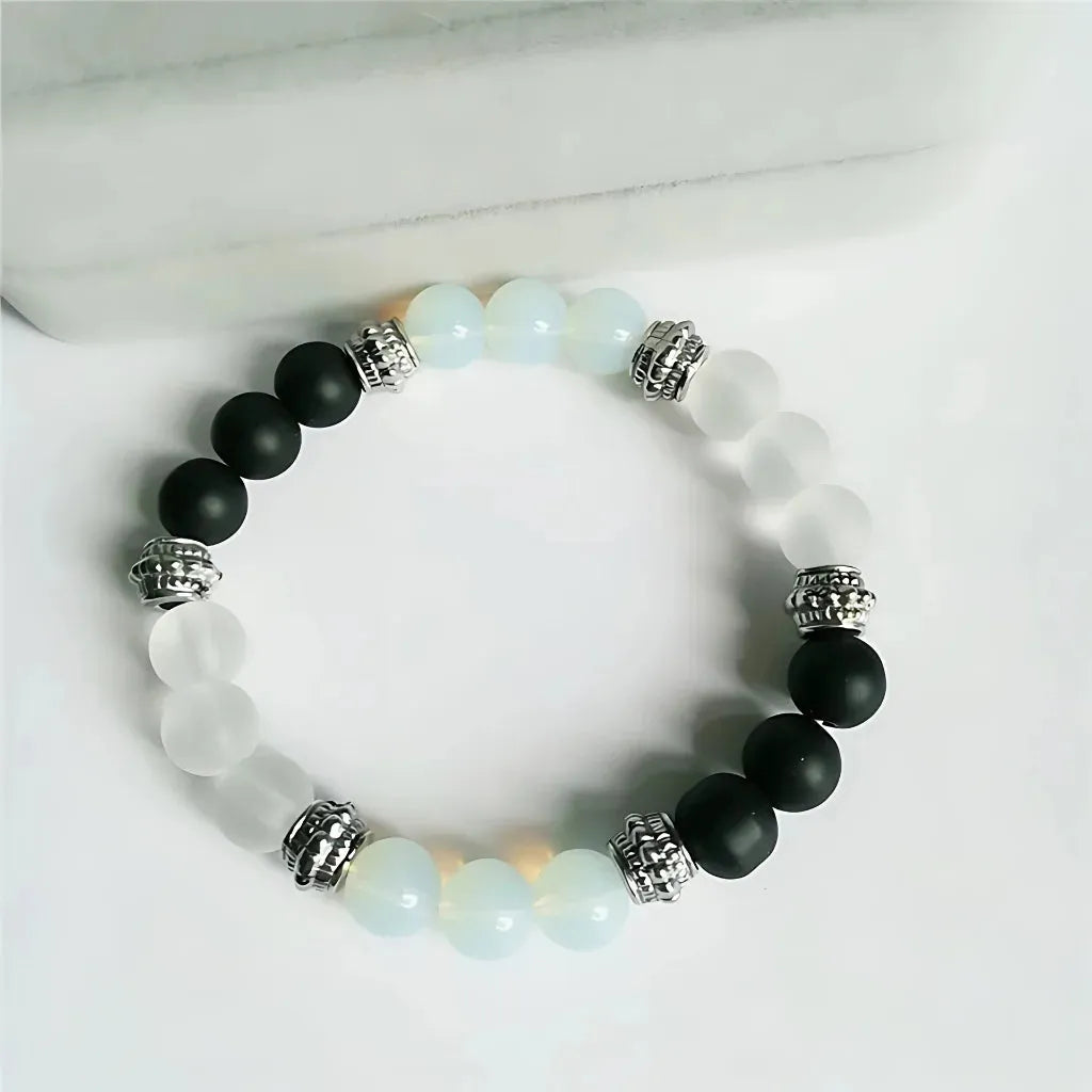 White Agate Bracelet With Mixed Bead Design - White Black