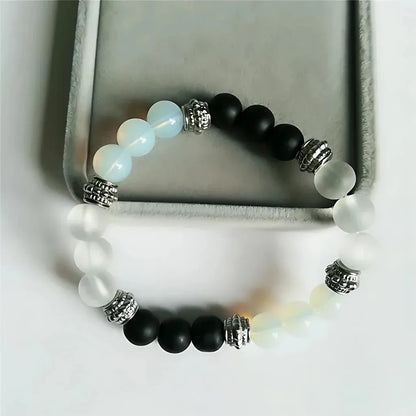 White Agate Bracelet With Mixed Bead Design - White Black