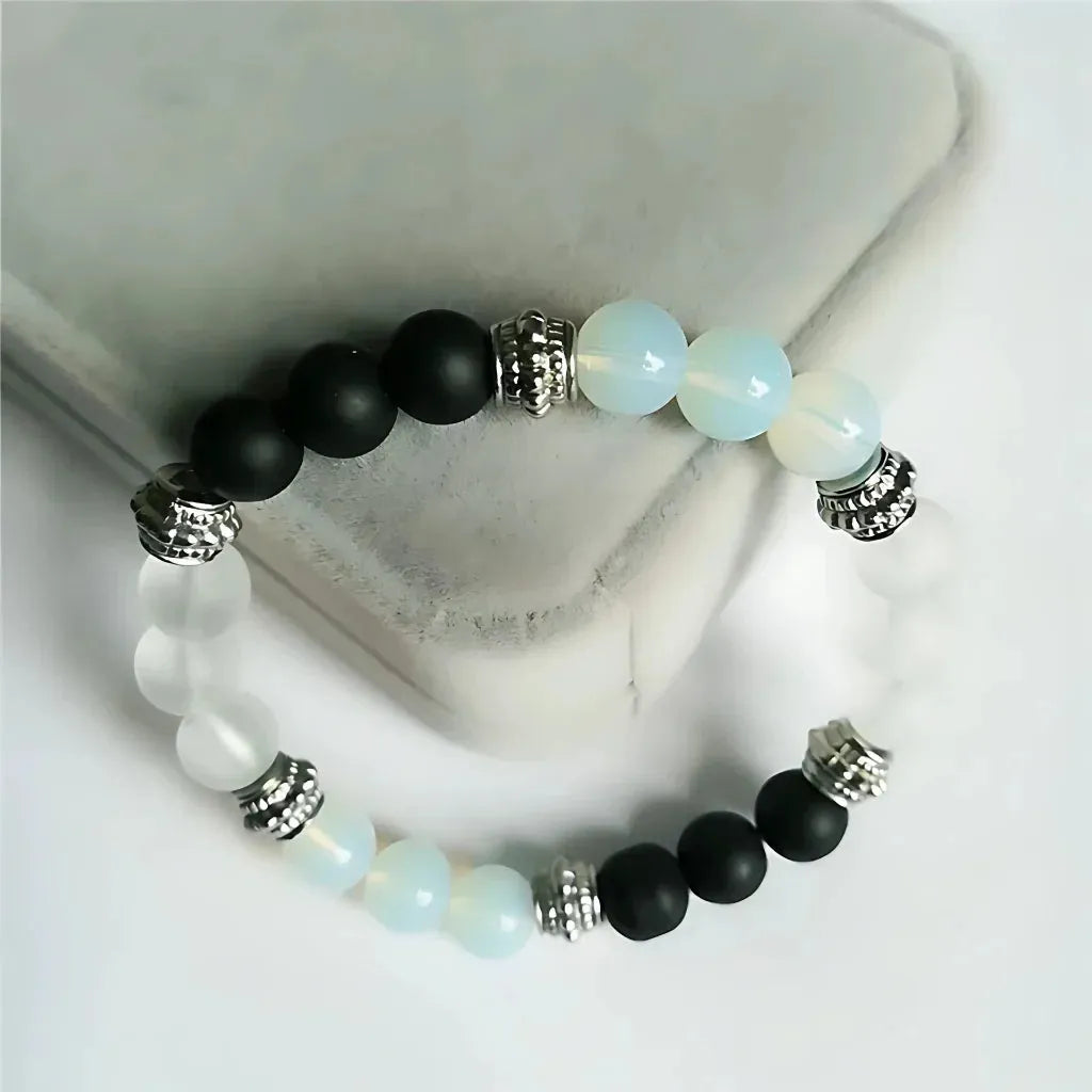 White Agate Bracelet With Mixed Bead Design - White Black